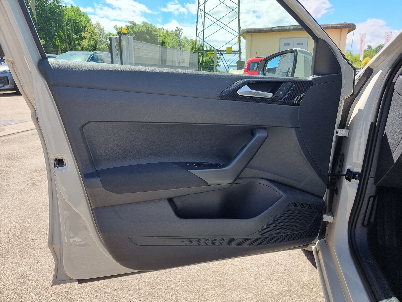 9 - Volkswagen Polo 1.0 tsi 95cv life dsg