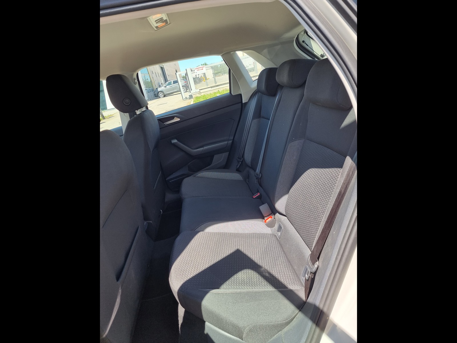 10 - Volkswagen Polo 1.0 tsi 95cv life dsg