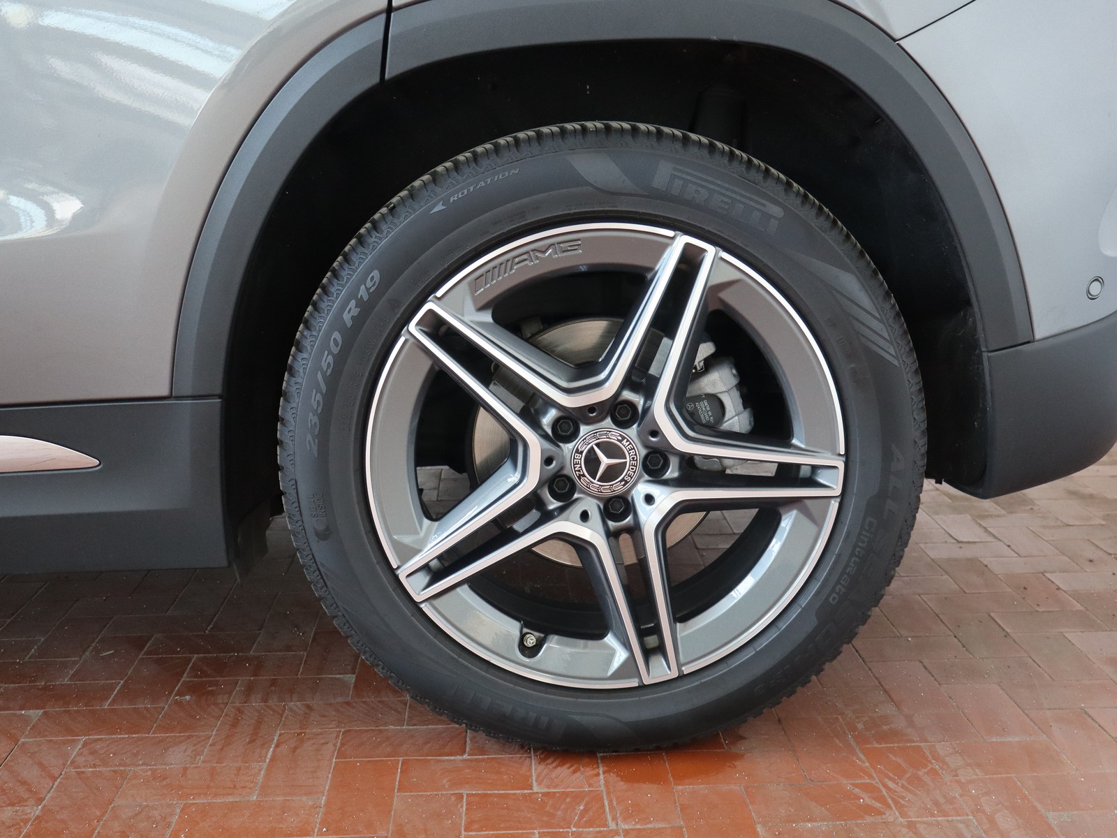 4 - Mercedes GLA 200 d premium 8g-dct