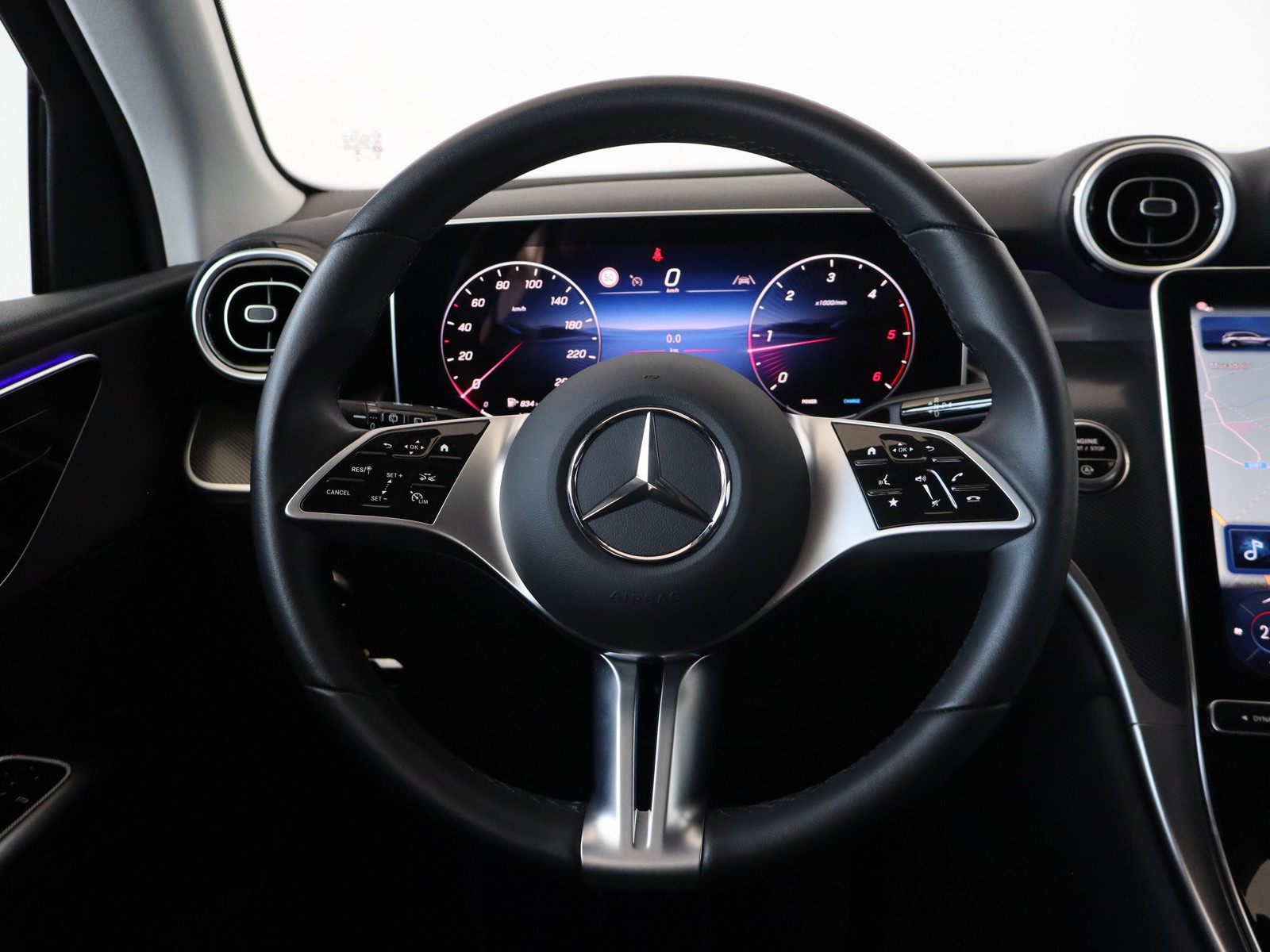 16 - Mercedes GLC suv 200 d advanced 4matic 9g-tronic