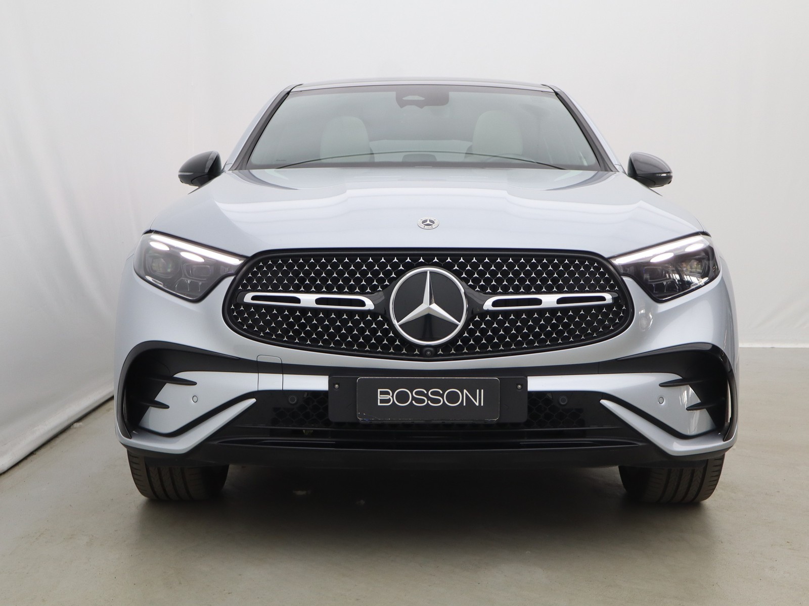 2 - Mercedes GLC coupe 220 d amg line premium plus 4matic 9g-tronic