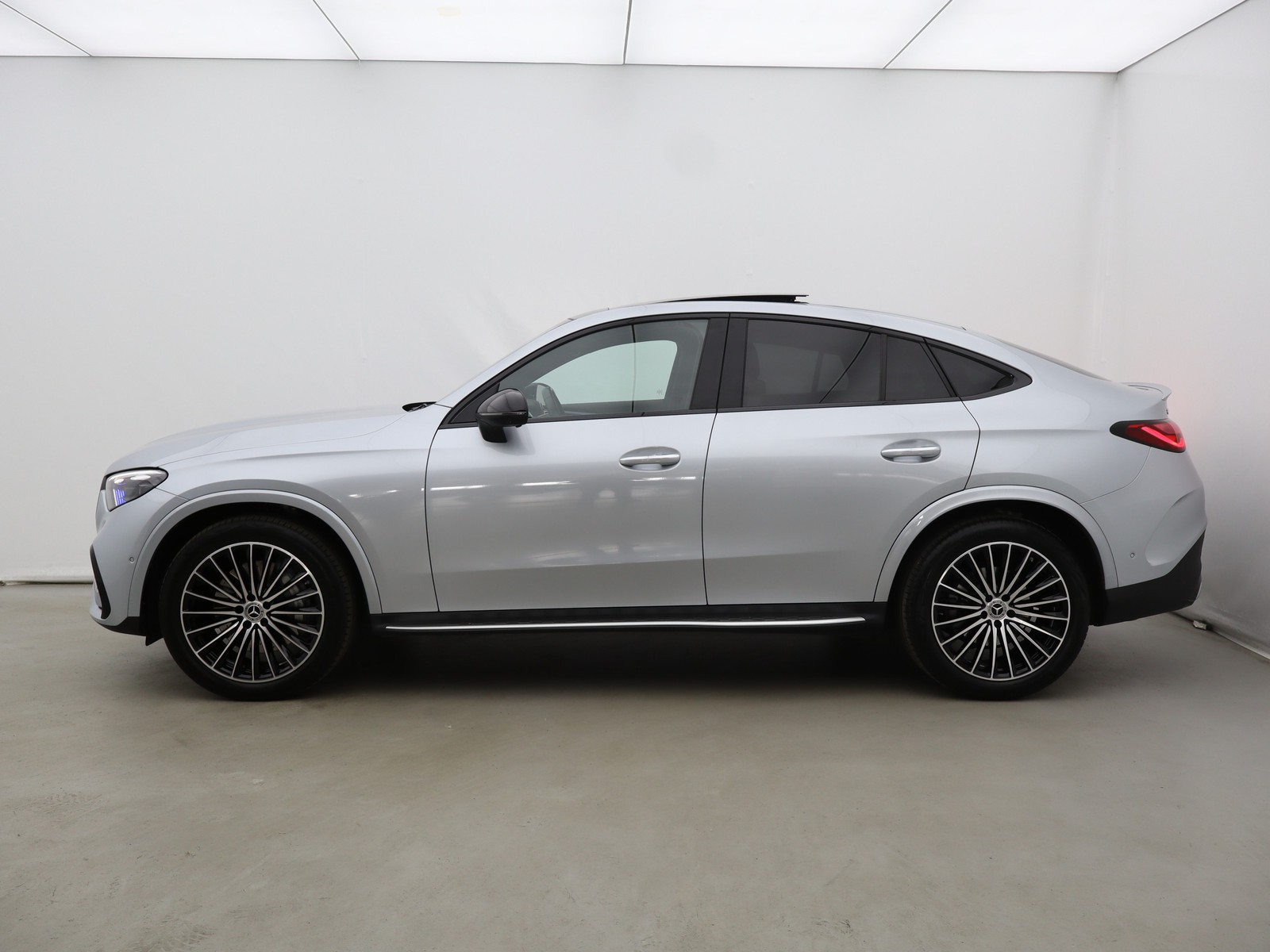 3 - Mercedes GLC coupe 220 d amg line premium plus 4matic 9g-tronic