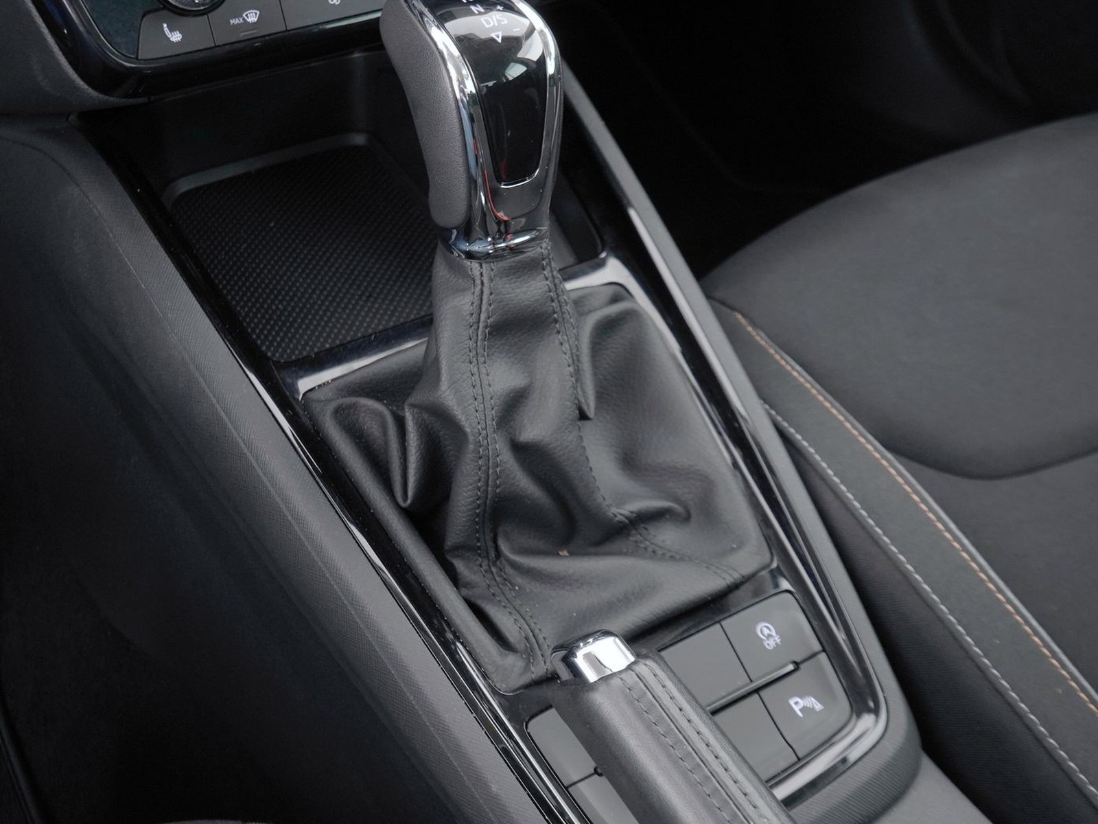 22 - Skoda Kamiq 1.5 tsi act 150cv 130 edition dsg
