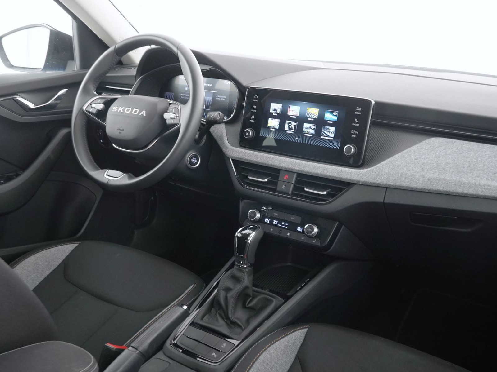 6 - Skoda Kamiq 1.5 tsi act 150cv 130 edition dsg