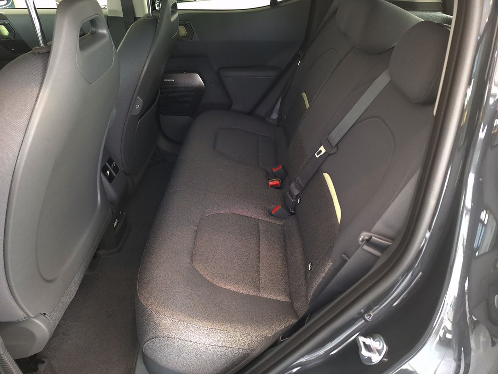 12 - Kia EV2 42,2 kwh earth