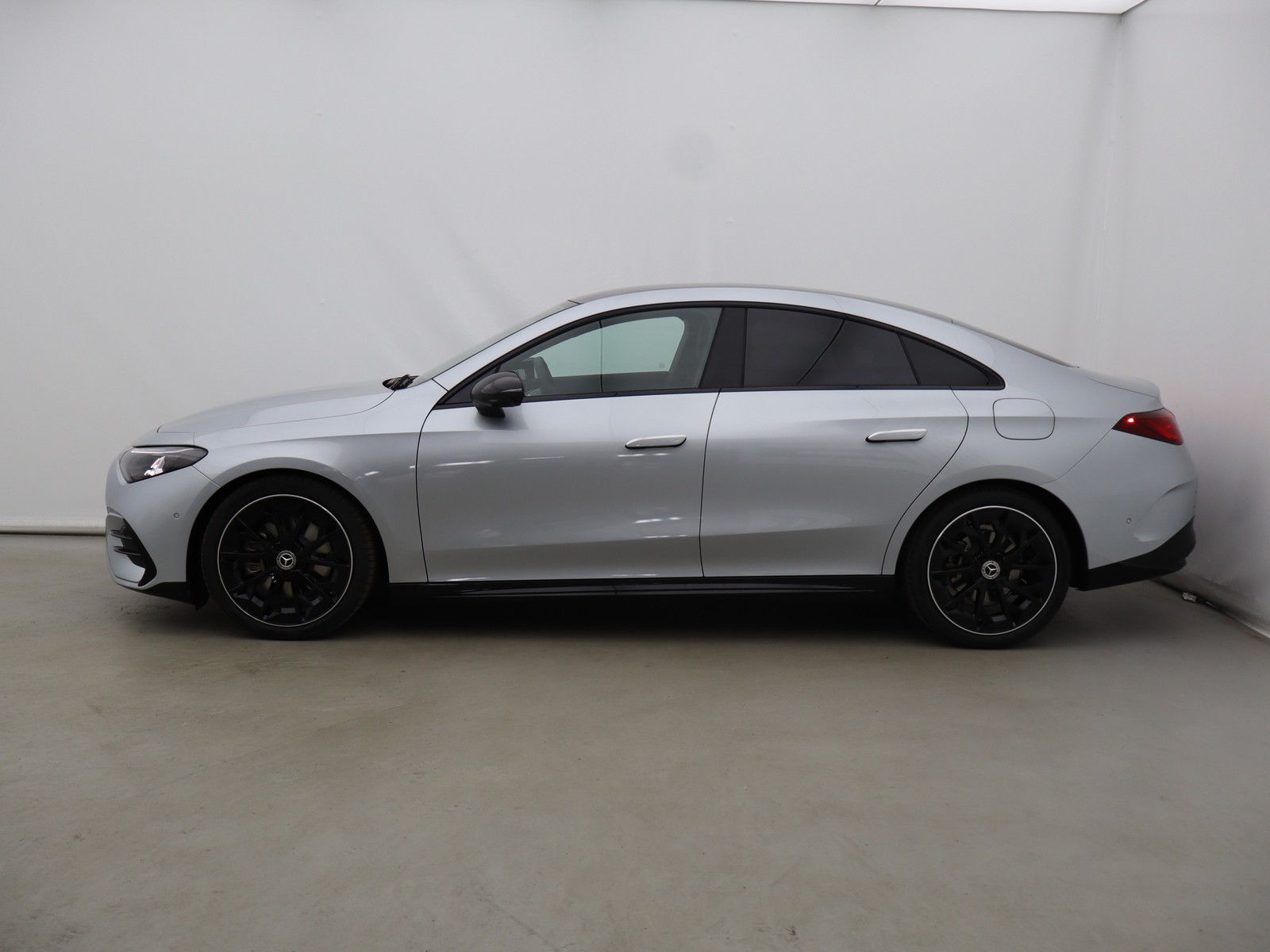 3 - Mercedes CLA 200 advanced plus auto