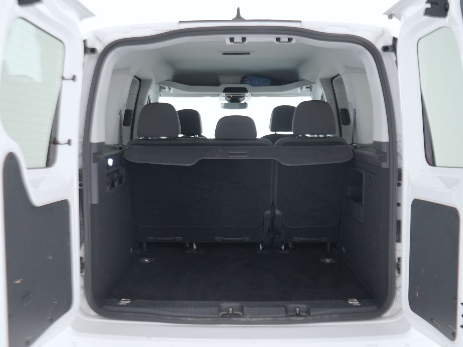 11 - Volkswagen VIC Caddy 2.0 tdi 122cv space