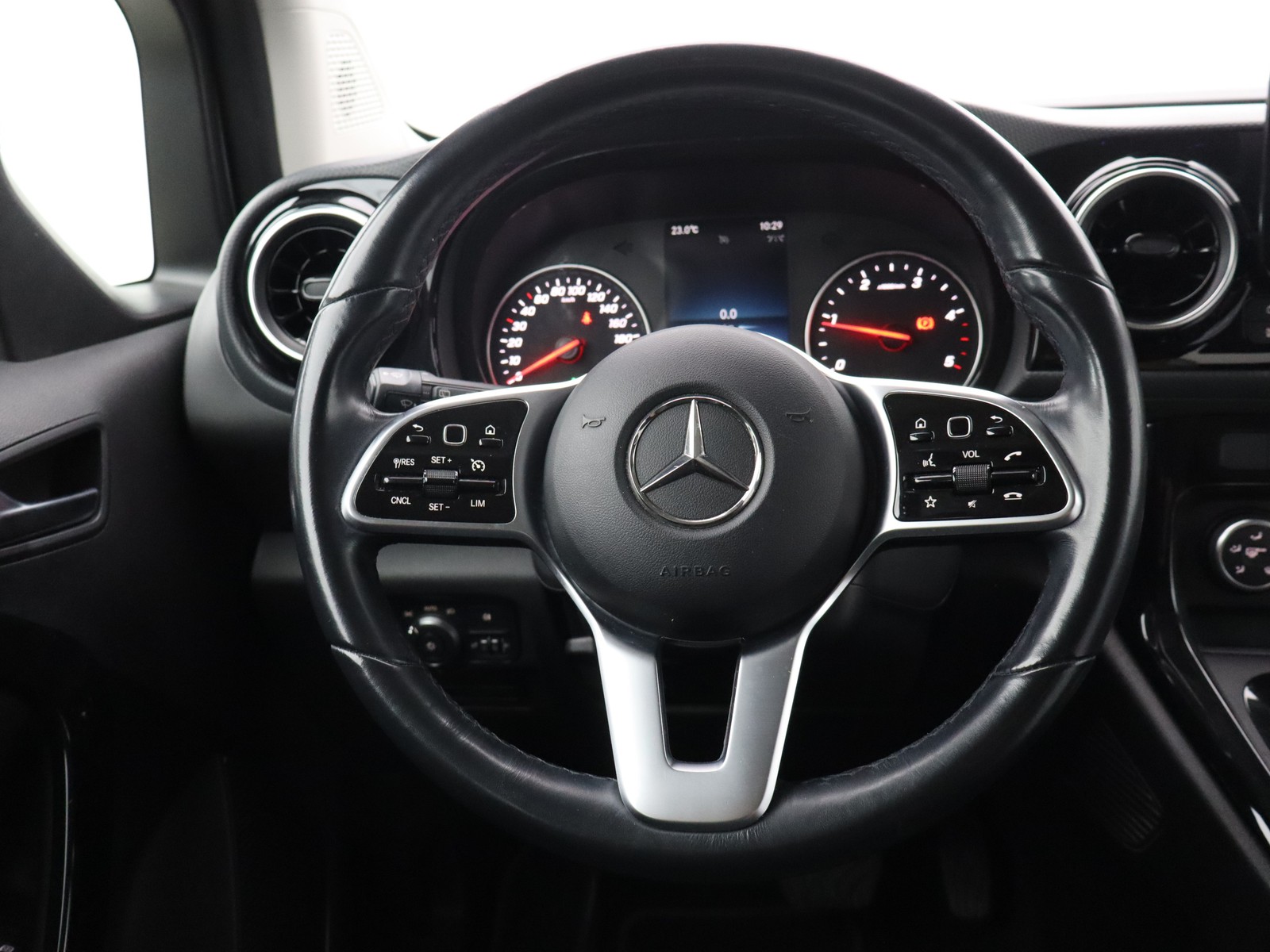 16 - Mercedes Vans Classe T long 180 d sport 7g-dct