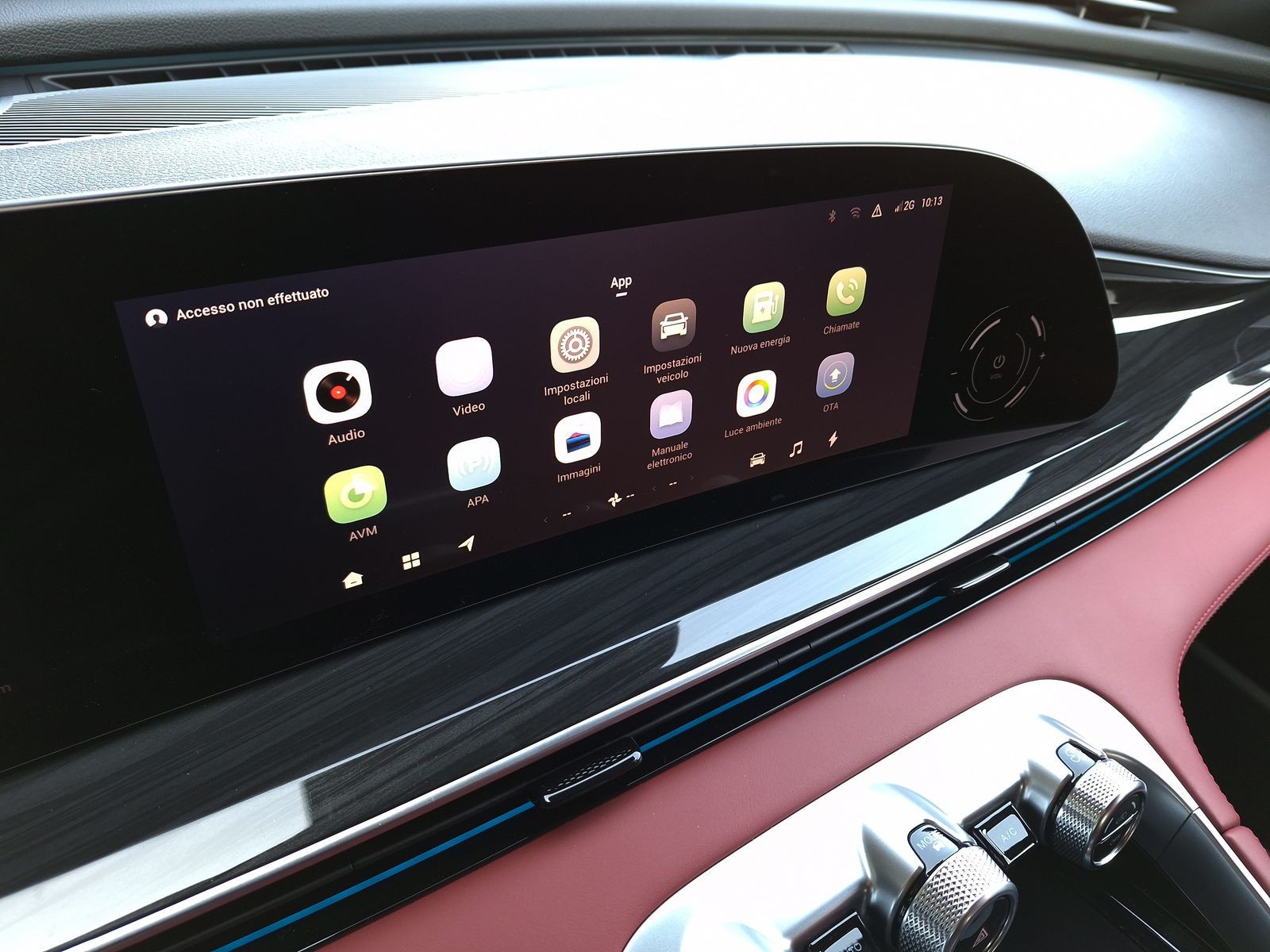 16 - Omoda 9 OMODA SHS-P PHEV 1.5TGDI - Trazione AWD DHT3 Premium (AWD) - Interni Rosso