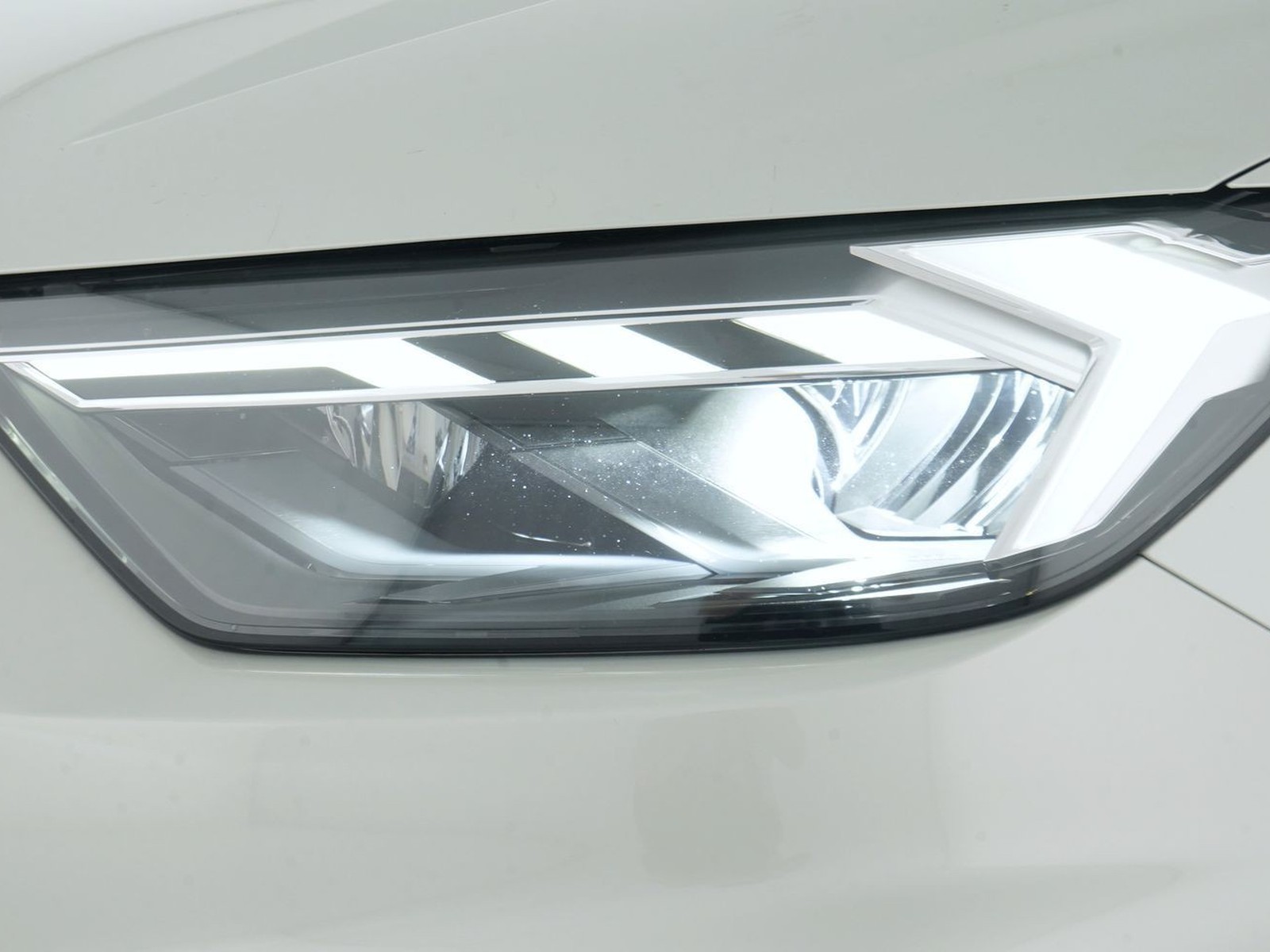 6 - Audi A1 sportback 30 1.0 tfsi 116cv s line edition s tronic
