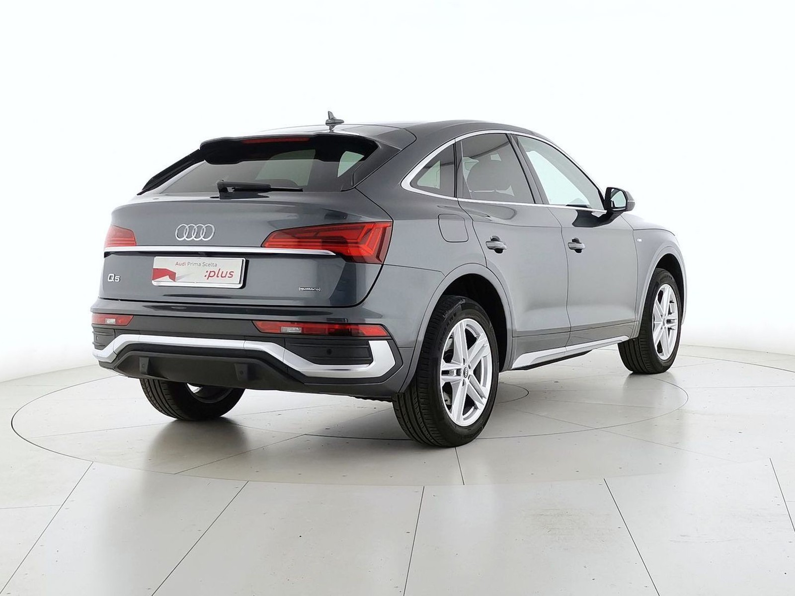 2 - Audi Q5 sportback 40 2.0 tdi mhev 12v s line quattro s tronic