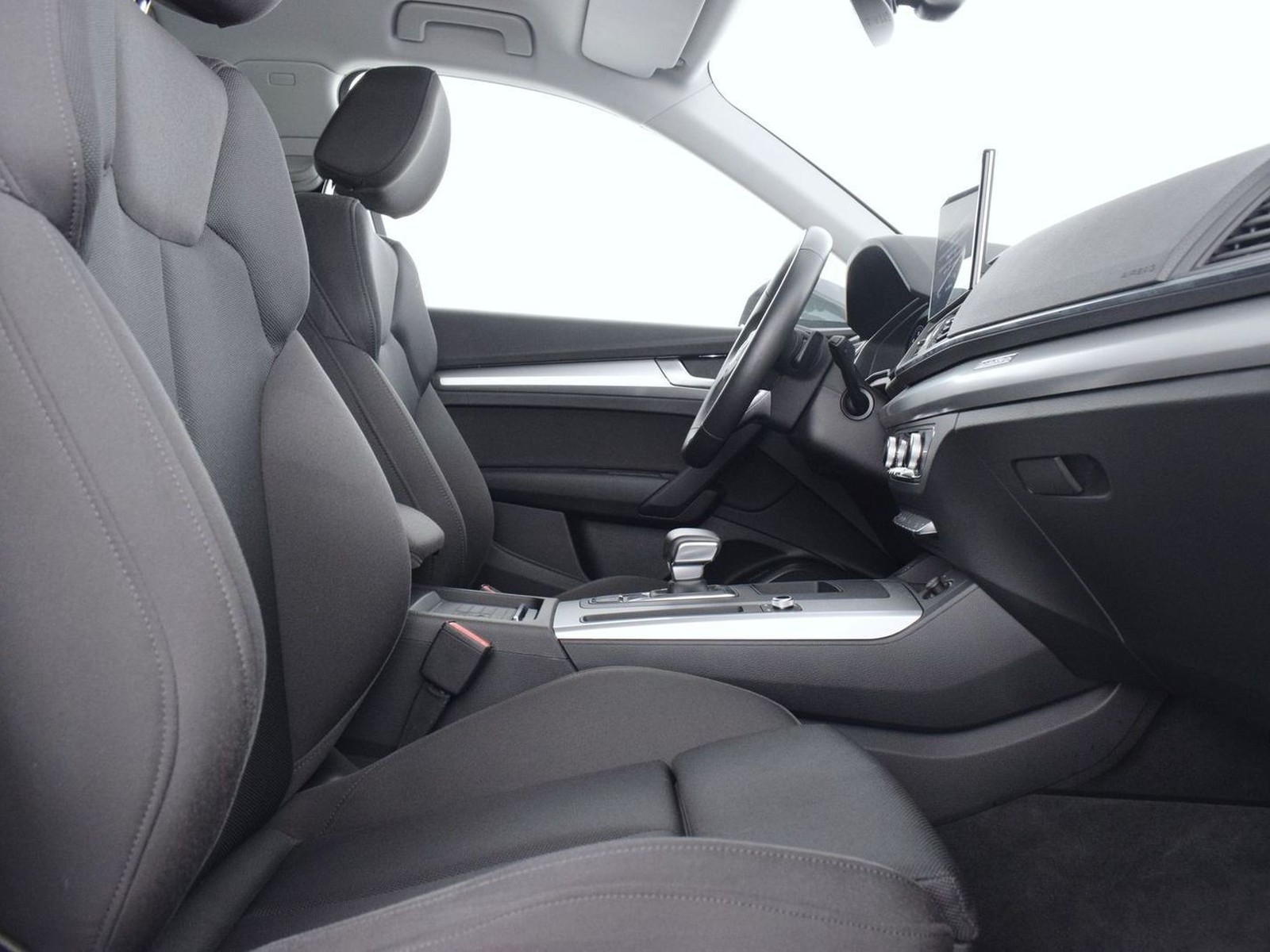 16 - Audi Q5 sportback 40 2.0 tdi mhev 12v s line quattro s tronic