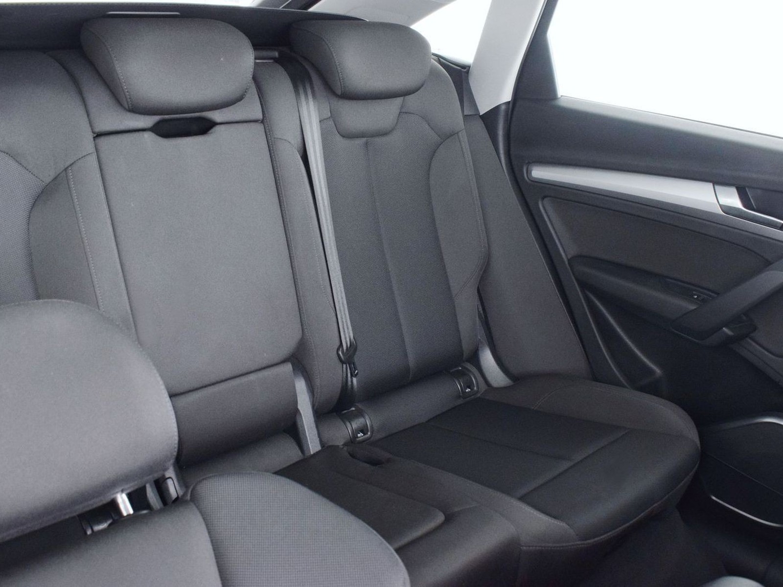 21 - Audi Q5 sportback 40 2.0 tdi mhev 12v s line quattro s tronic