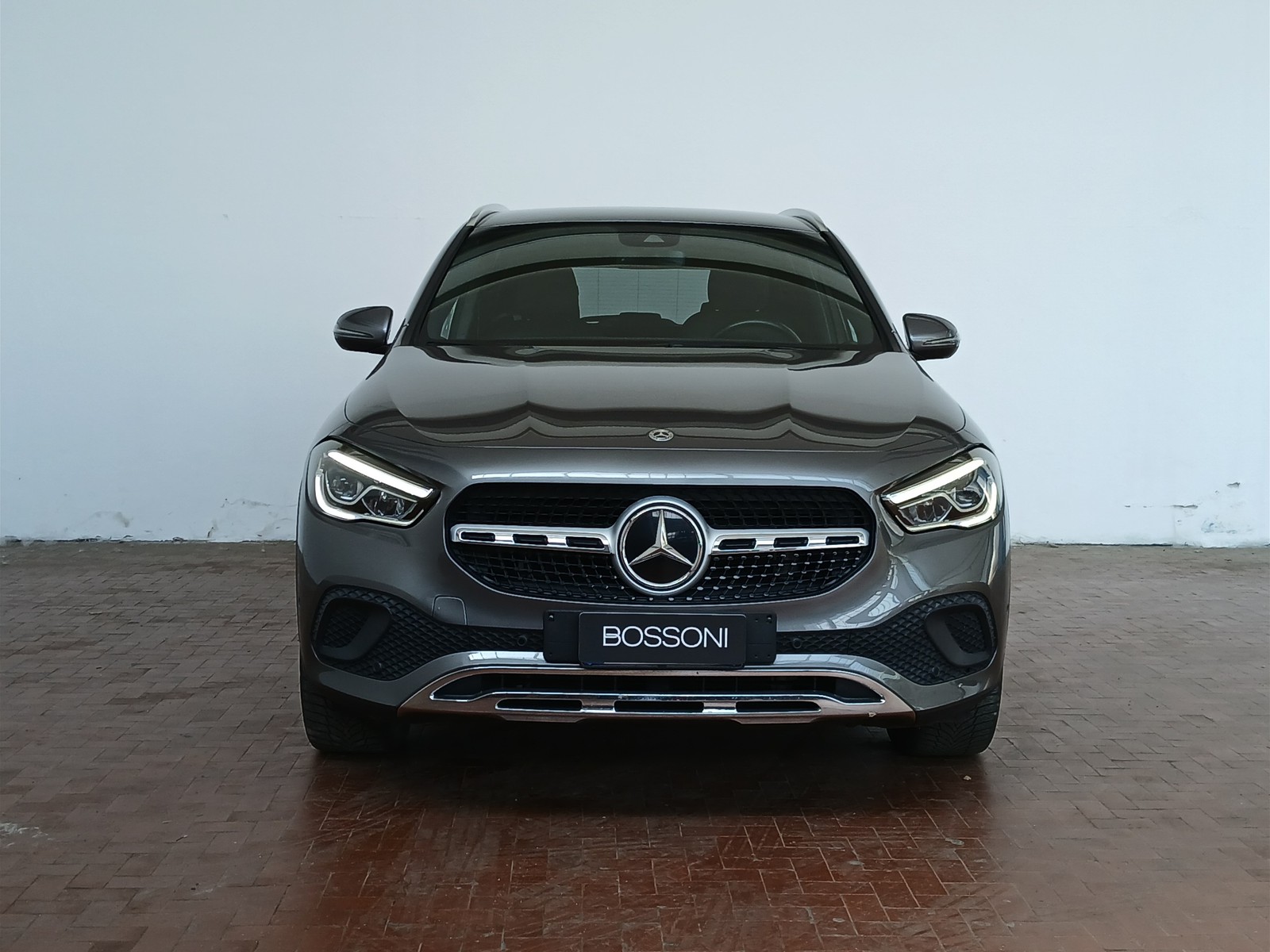 2 - Mercedes GLA 200 d sport plus 8g-dct