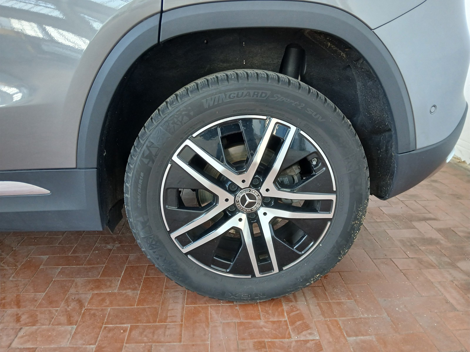 4 - Mercedes GLA 200 d sport plus 8g-dct