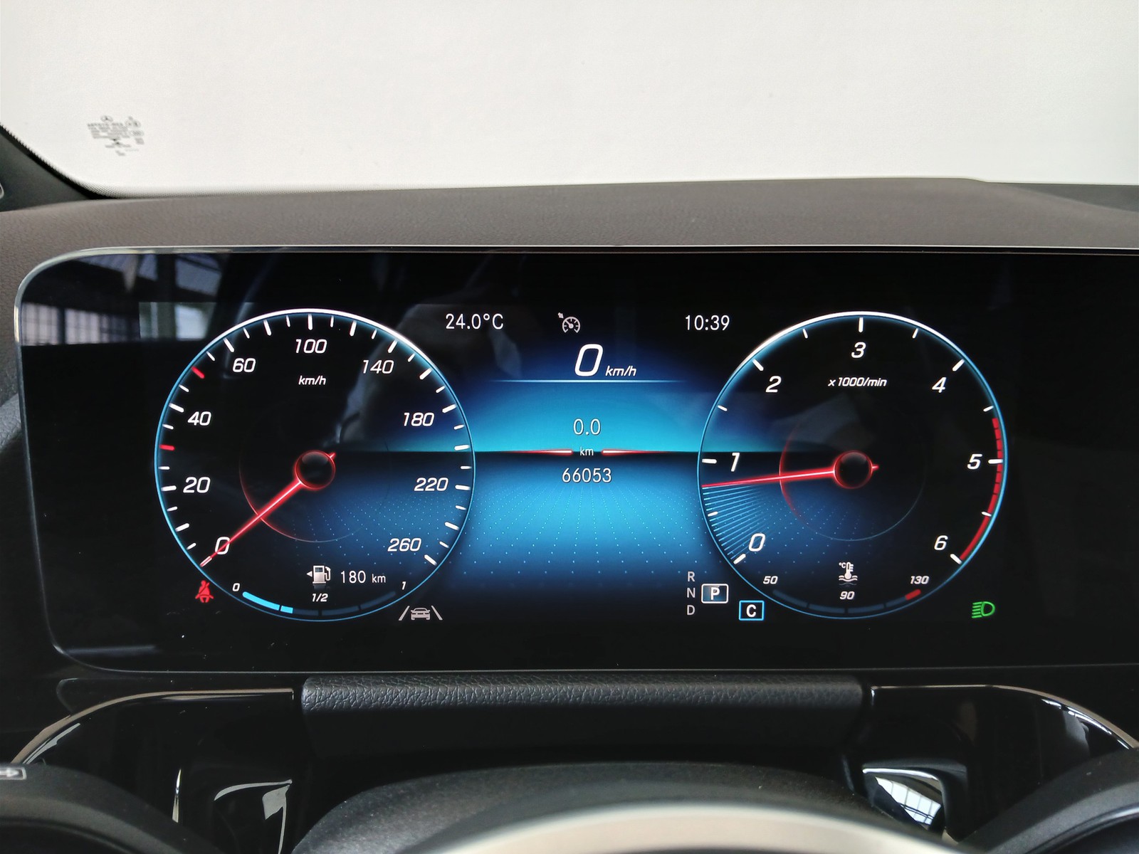 9 - Mercedes GLA 200 d sport plus 8g-dct