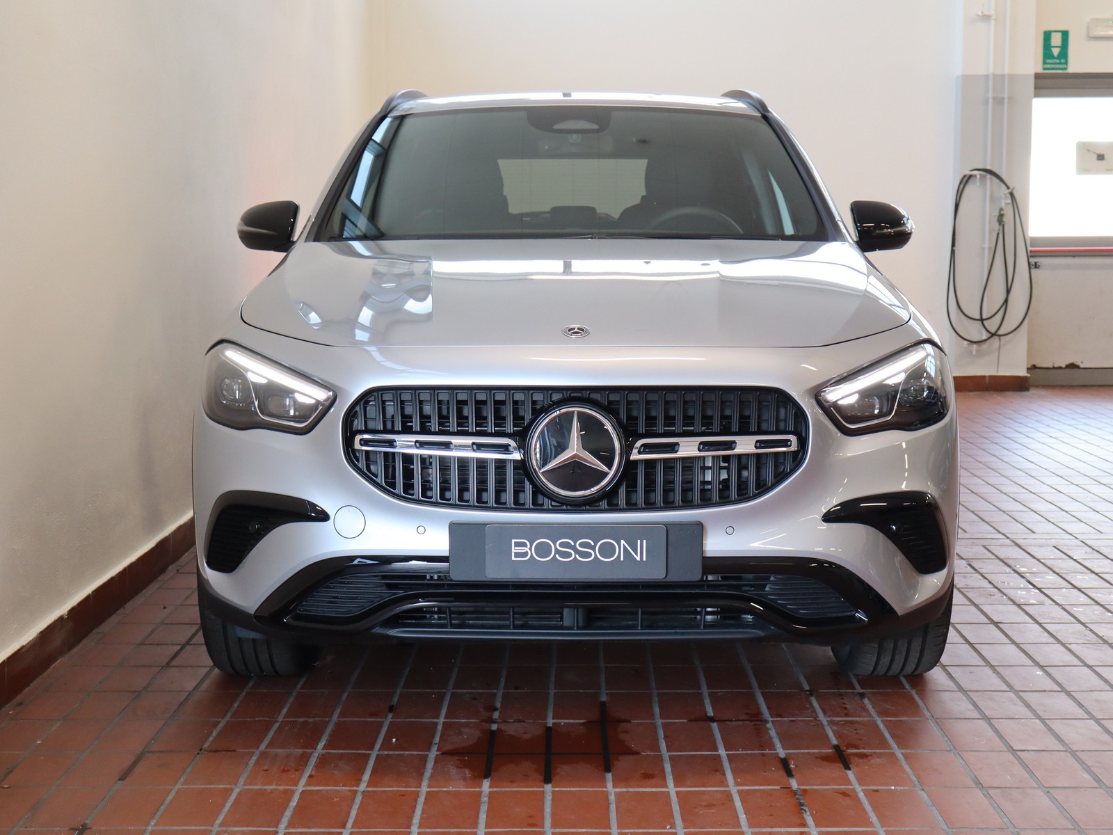 2 - Mercedes GLA 200 d progressive extra 8g-dct