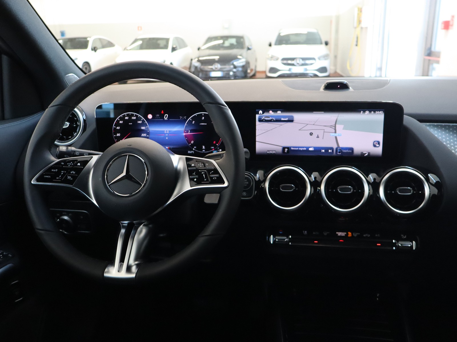 12 - Mercedes GLA 200 d progressive extra 8g-dct