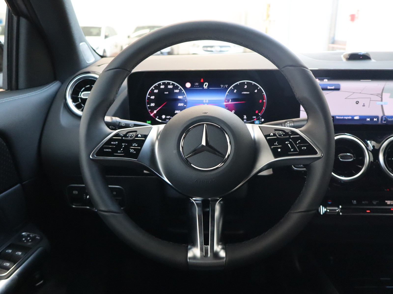 17 - Mercedes GLA 200 d progressive extra 8g-dct