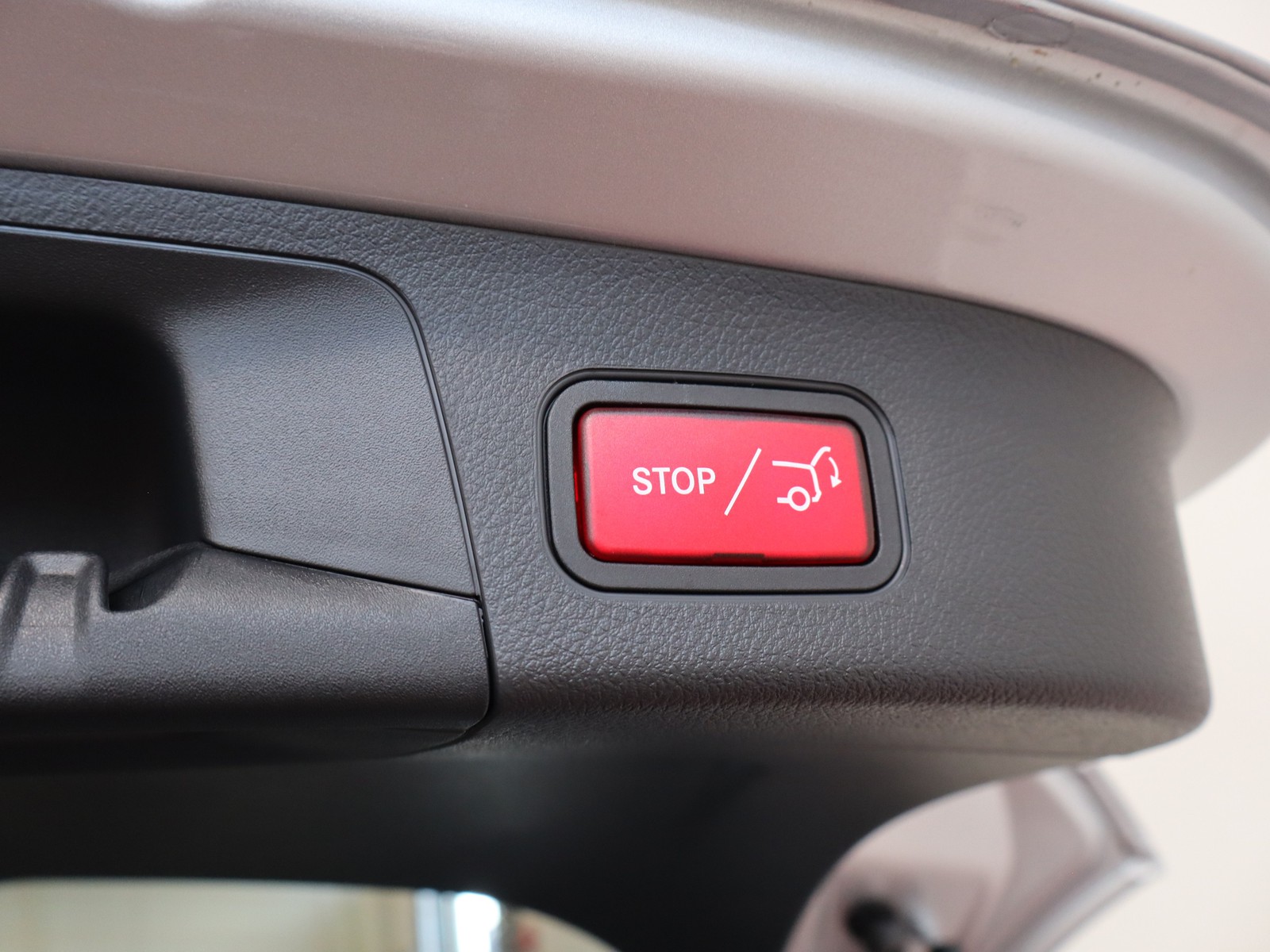 18 - Mercedes GLA 200 d progressive extra 8g-dct