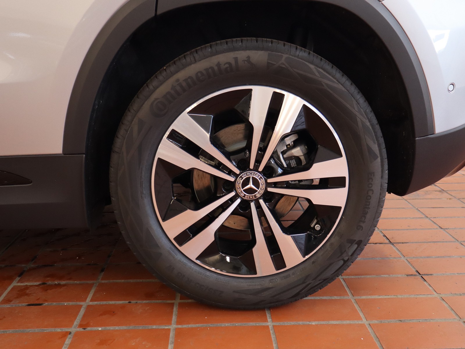 4 - Mercedes GLA 200 d progressive extra 8g-dct