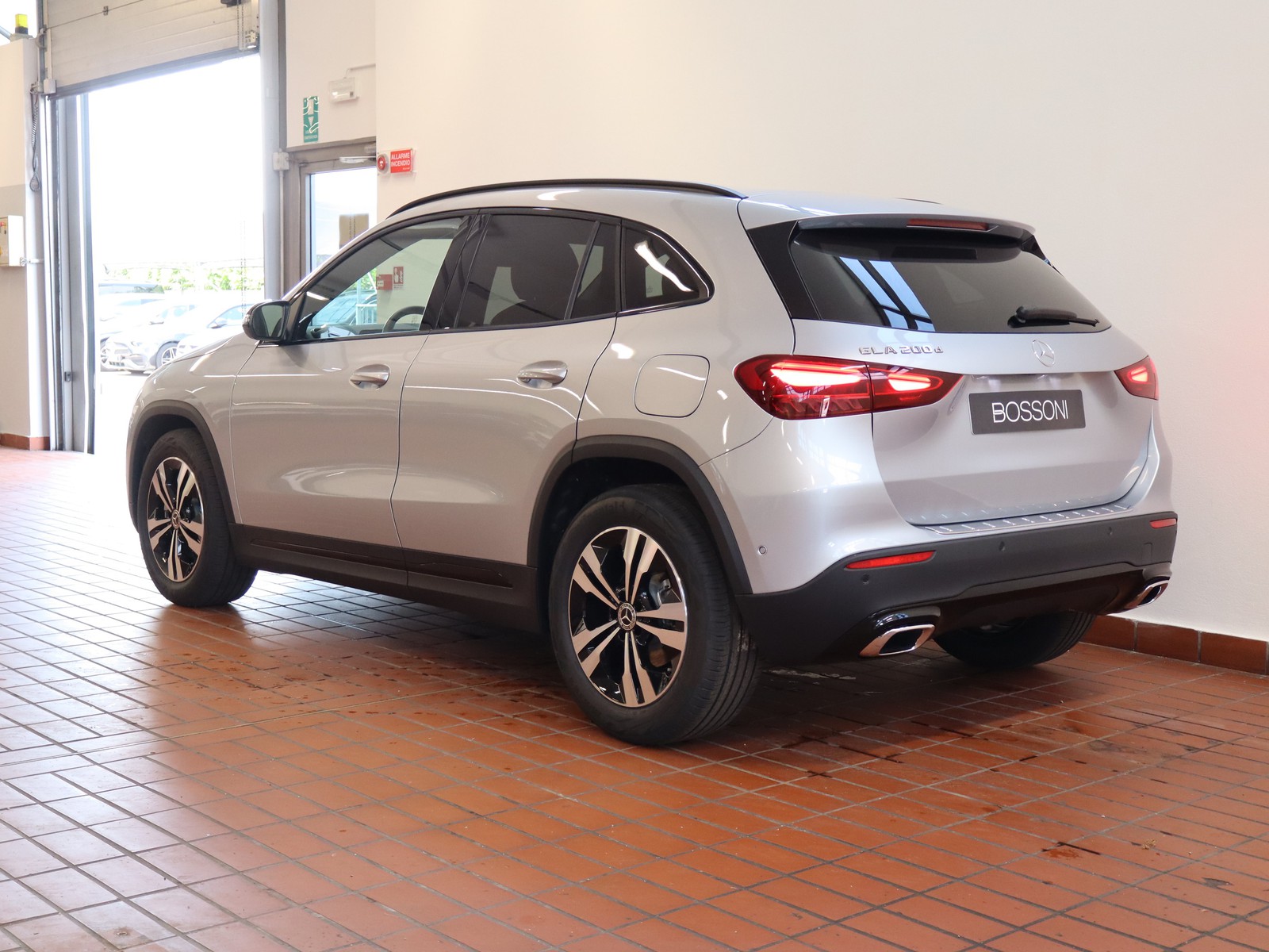 5 - Mercedes GLA 200 d progressive extra 8g-dct