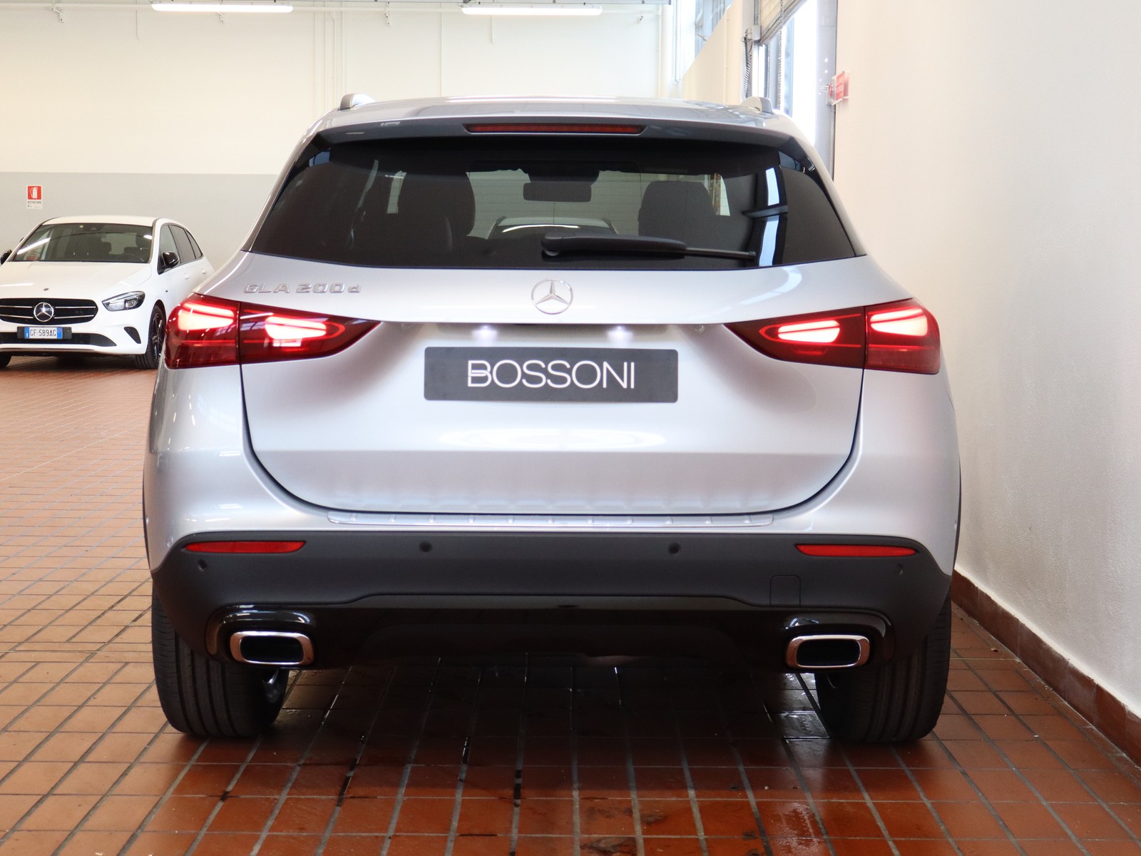6 - Mercedes GLA 200 d progressive extra 8g-dct