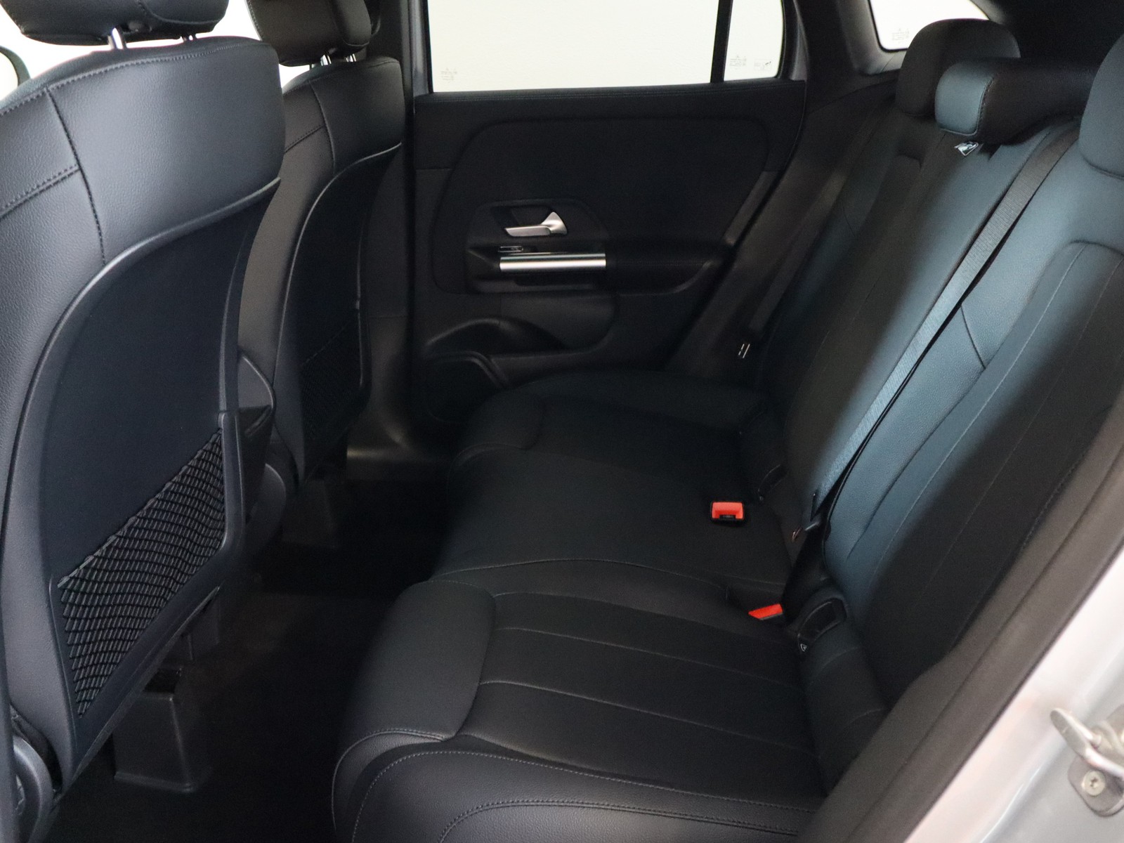 8 - Mercedes GLA 200 d progressive extra 8g-dct