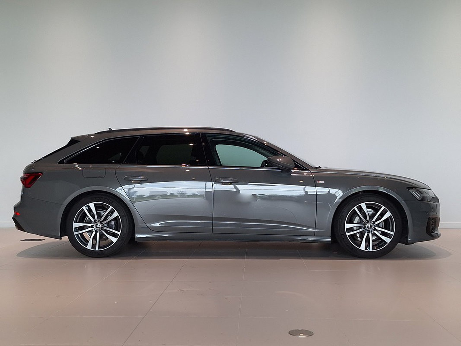 4 - Audi A6 avant 40 2.0 tdi mhev 12v s line edition quattro ultra s tronic