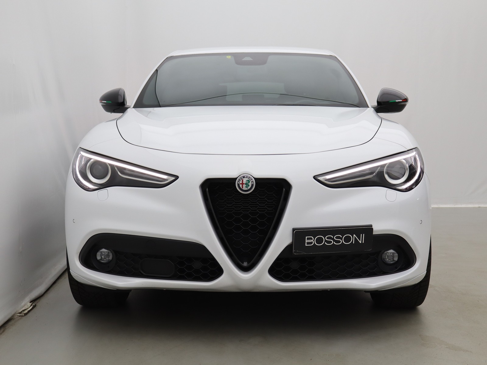 2 - Alfa Romeo Stelvio 2.2 turbo 210cv veloce q4 at8