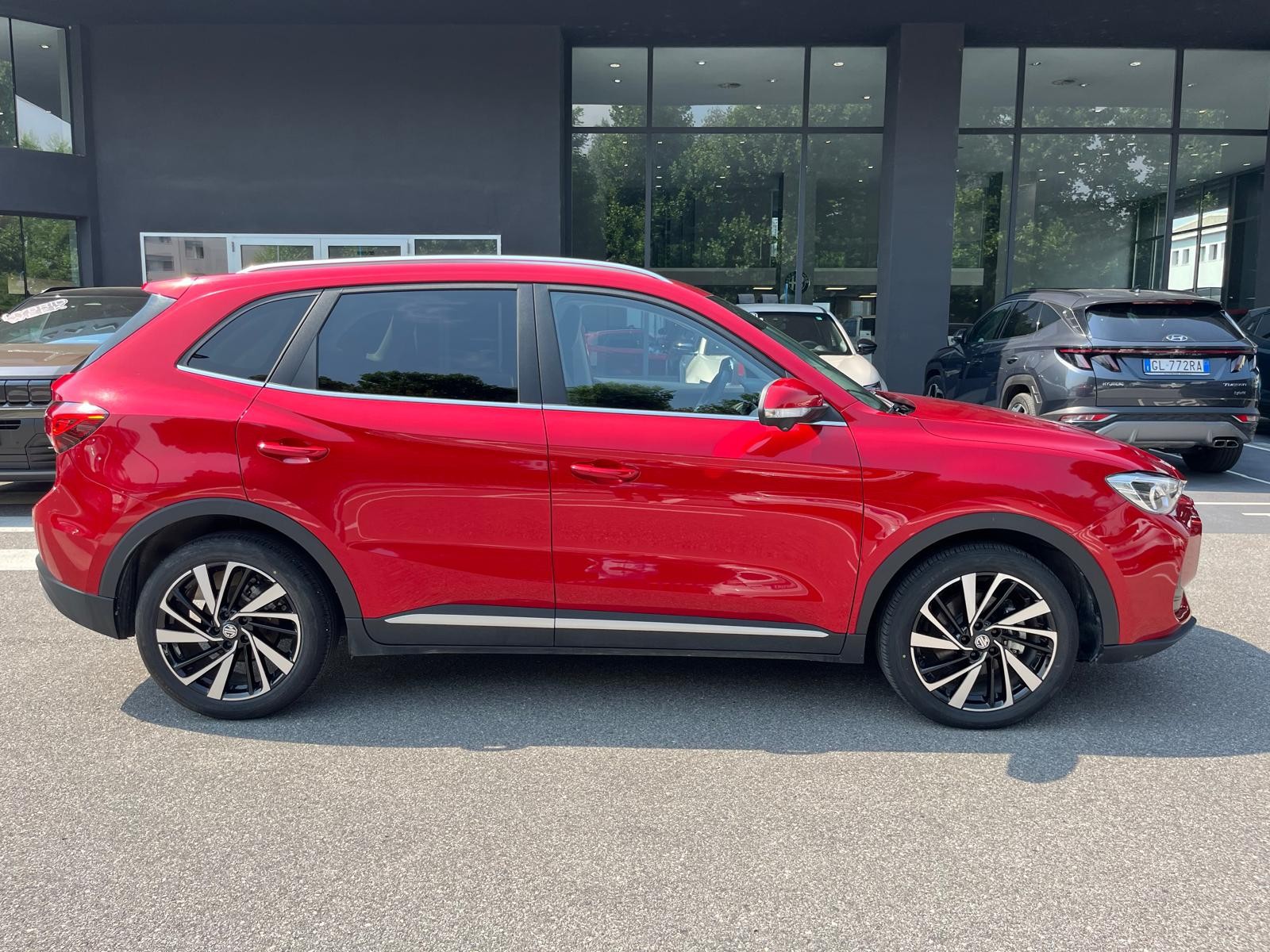 14 - Mg ZS 1.5 hybrid+ luxury auto
