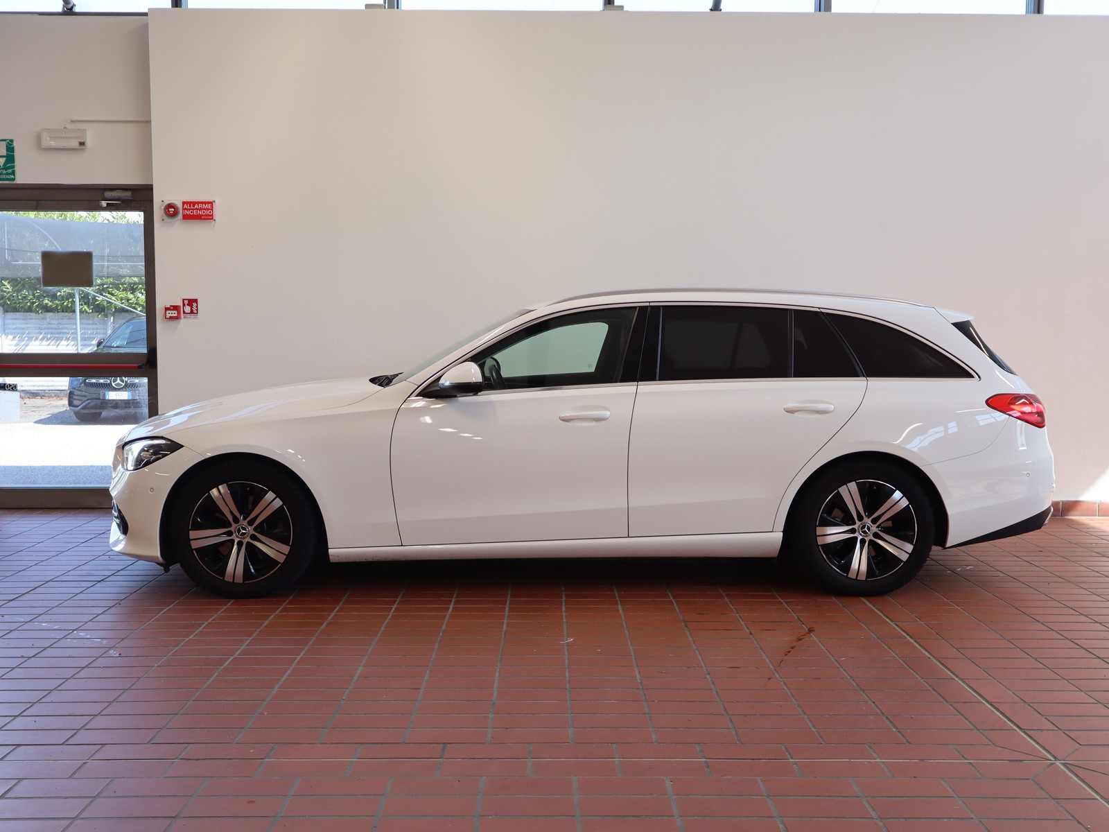 3 - Mercedes Classe C station wagon 200 d mild hybrid sport 9g-tronic