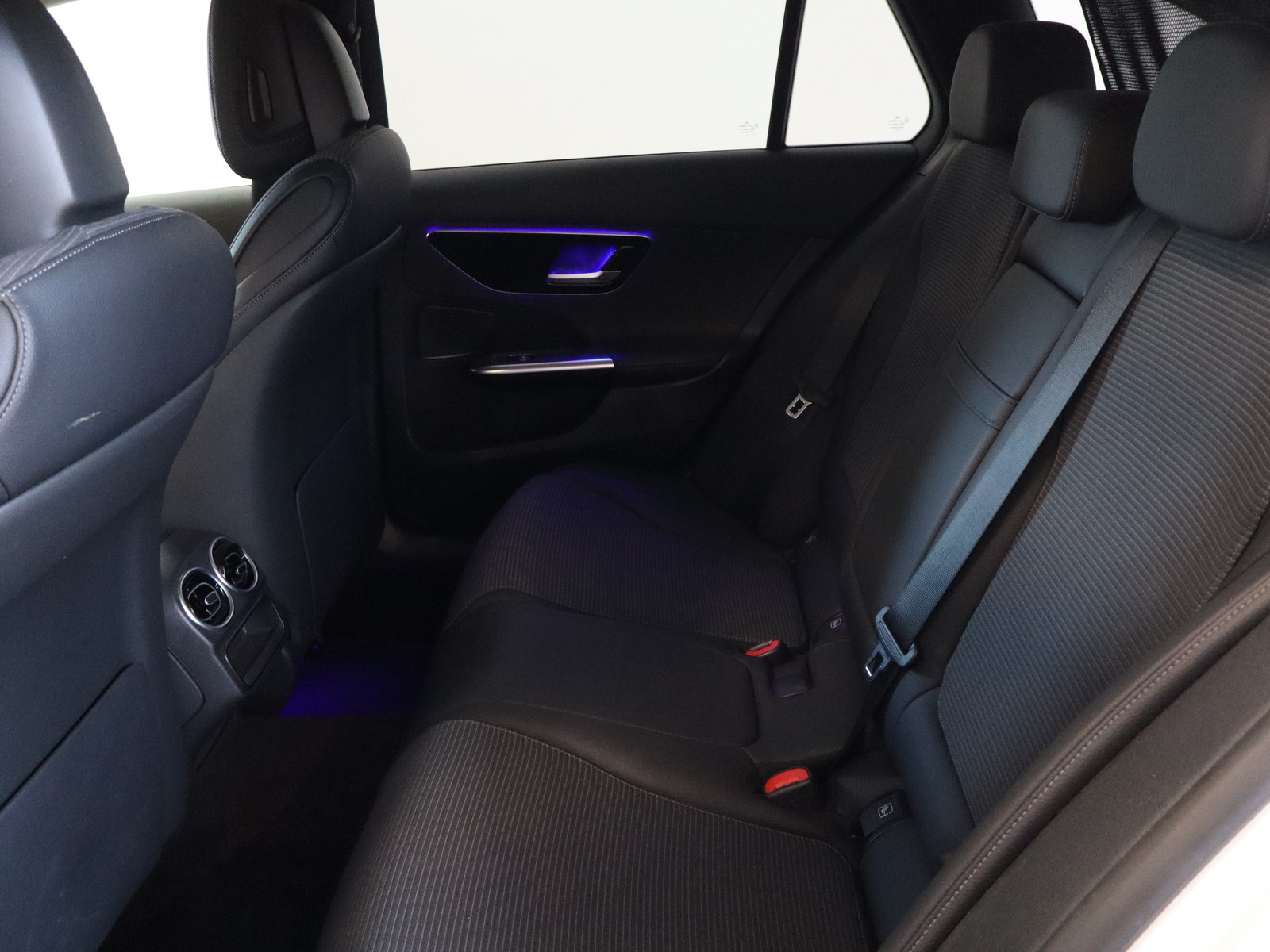8 - Mercedes Classe C station wagon 200 d mild hybrid sport 9g-tronic