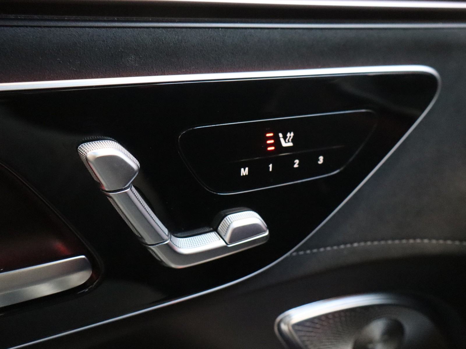 15 - Mercedes EQE 350 premium plus 4matic