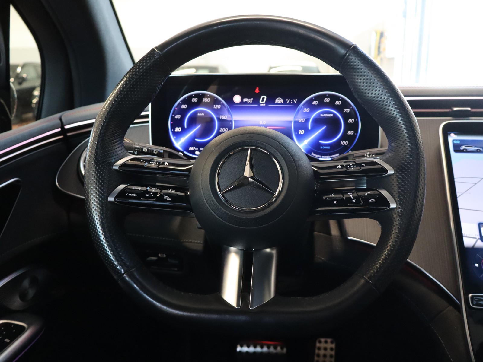 17 - Mercedes EQE 350 premium plus 4matic
