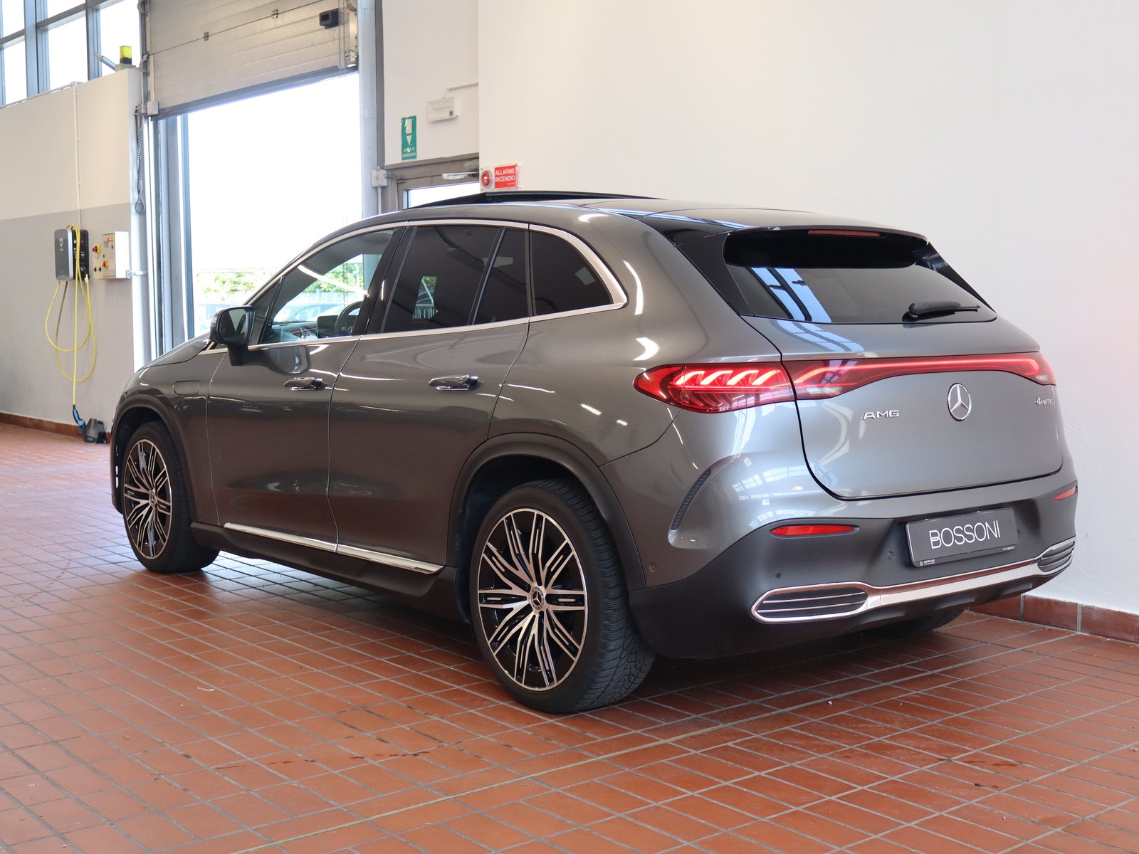 5 - Mercedes EQE 350 premium plus 4matic
