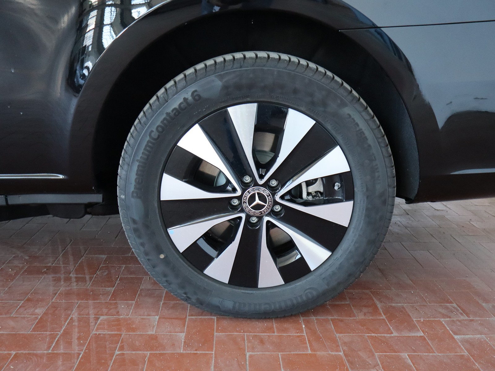 4 - Mercedes Vans Classe V V 250 d AVANTGARDE Extralong