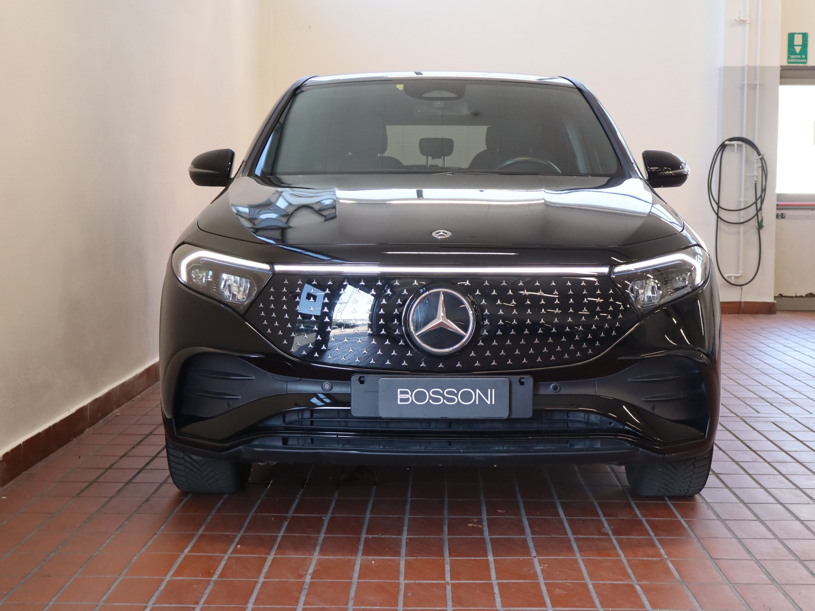 2 - Mercedes EQA 250+ amg line advanced