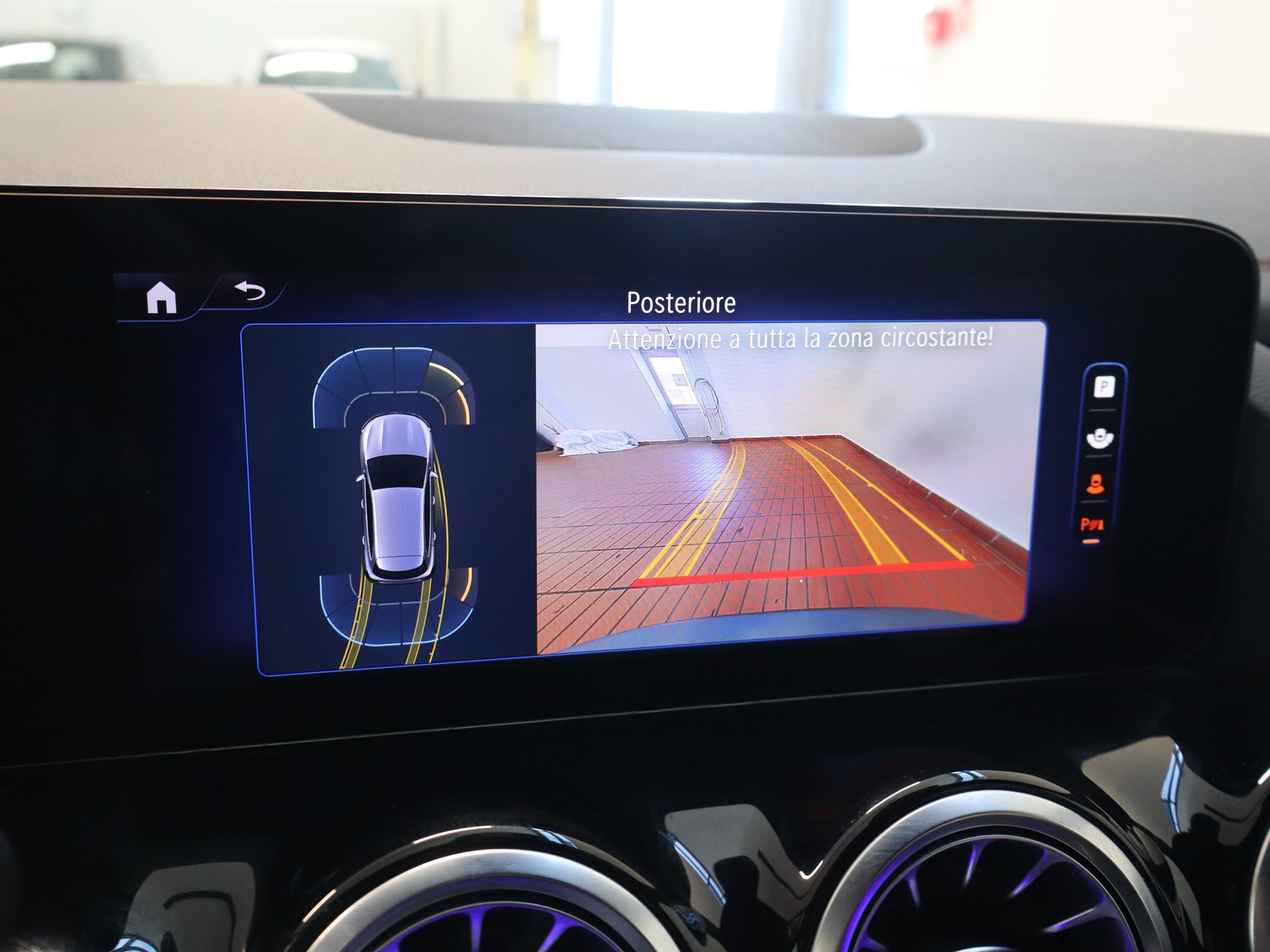 11 - Mercedes EQA 250+ amg line advanced