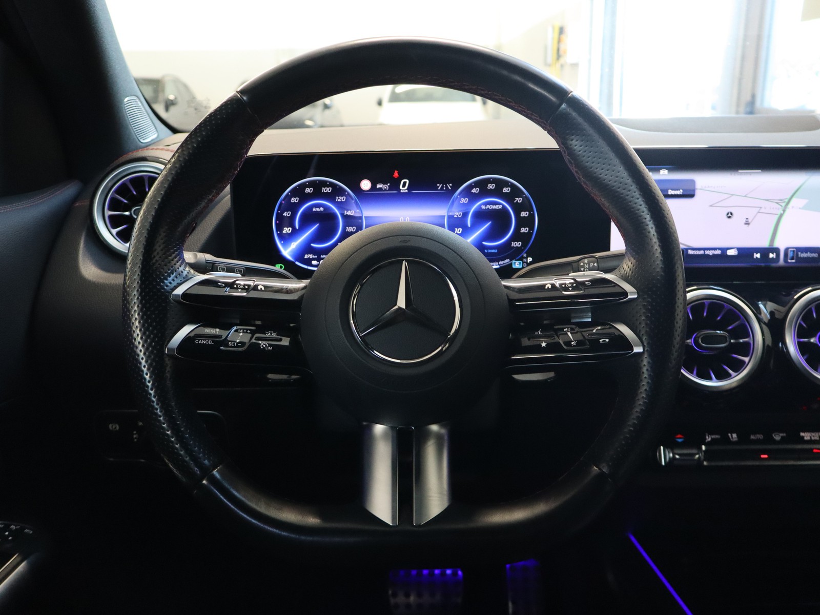 17 - Mercedes EQA 250+ amg line advanced