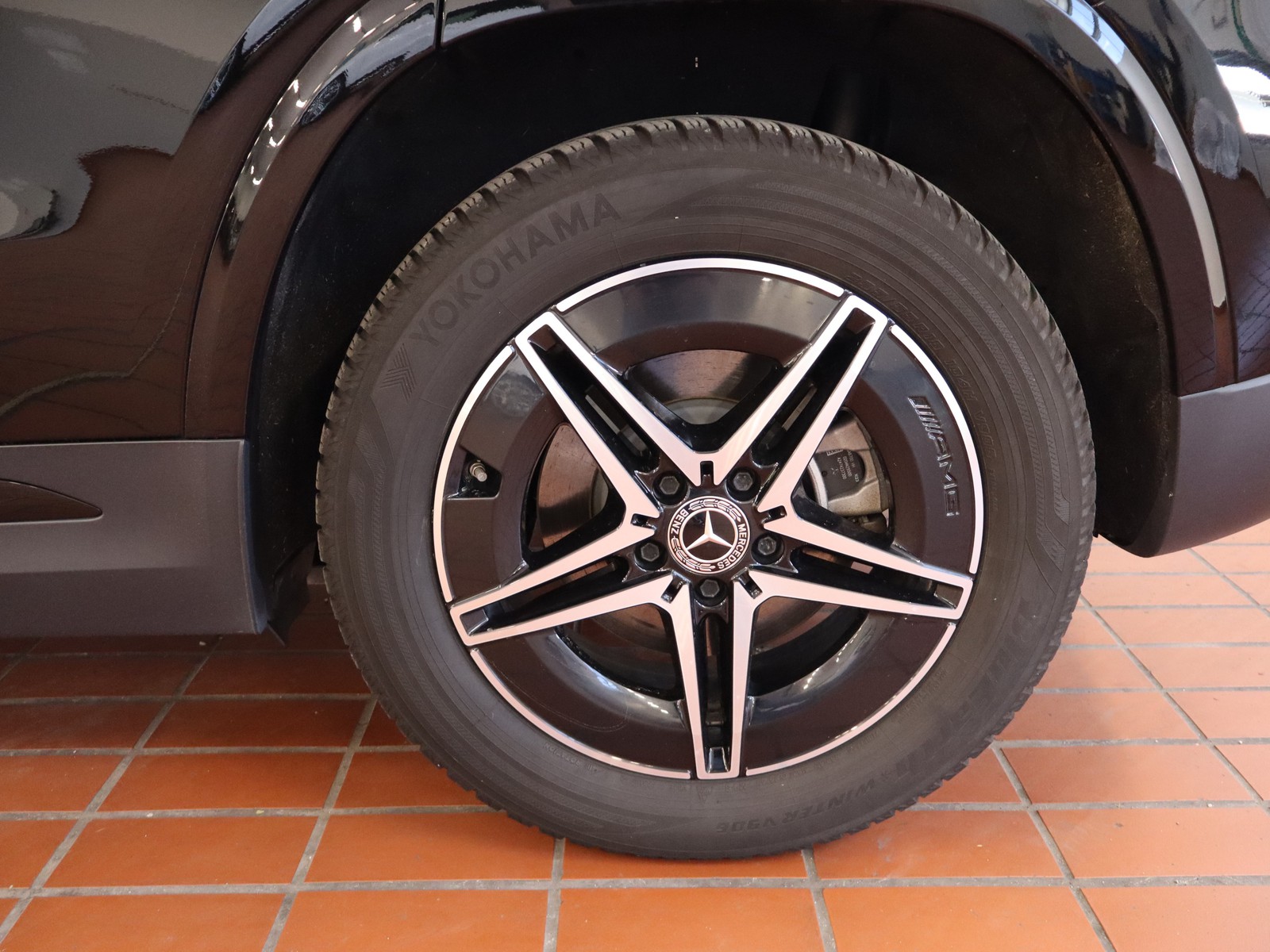 4 - Mercedes EQA 250+ amg line advanced