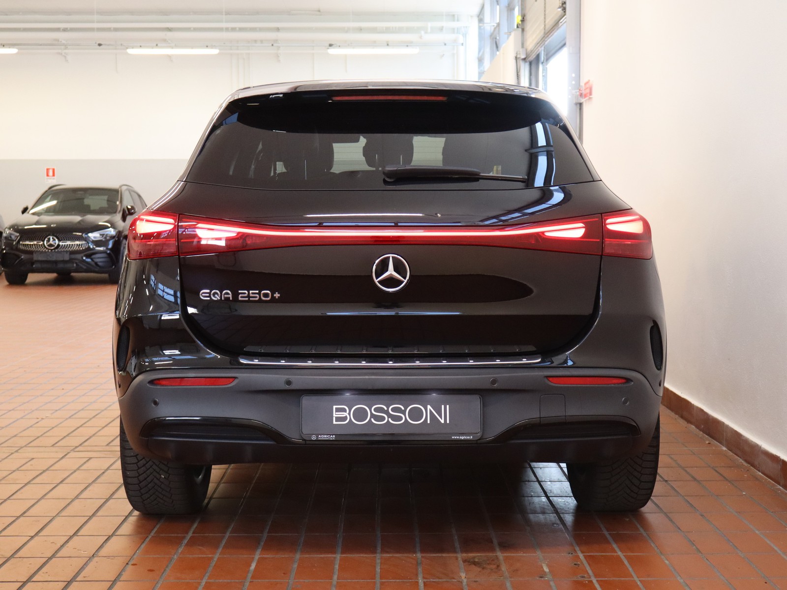 6 - Mercedes EQA 250+ amg line advanced