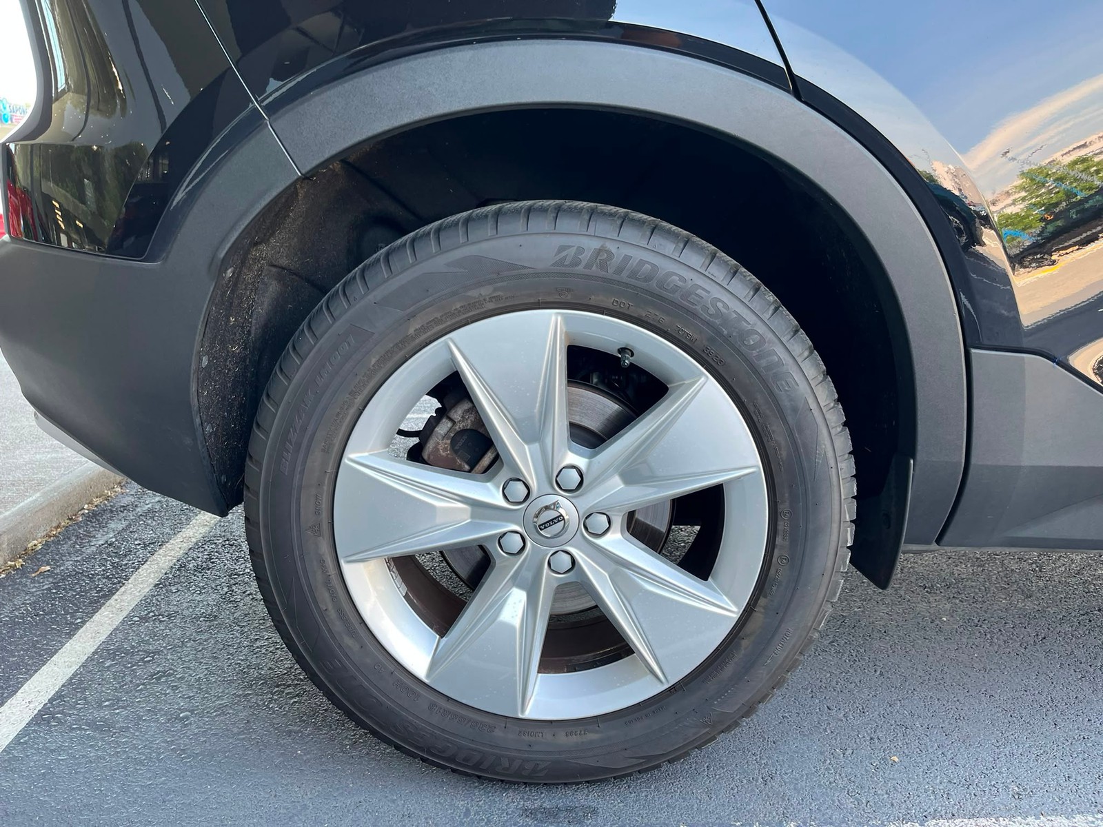 11 - Volvo XC40 2.0 b3 core automatico