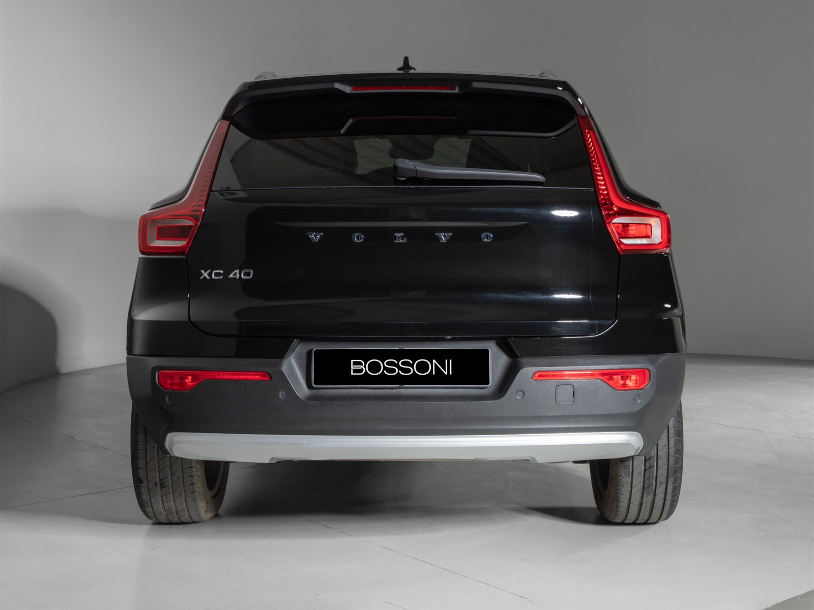 9 - Volvo XC40 2.0 b3 plus bright automatico