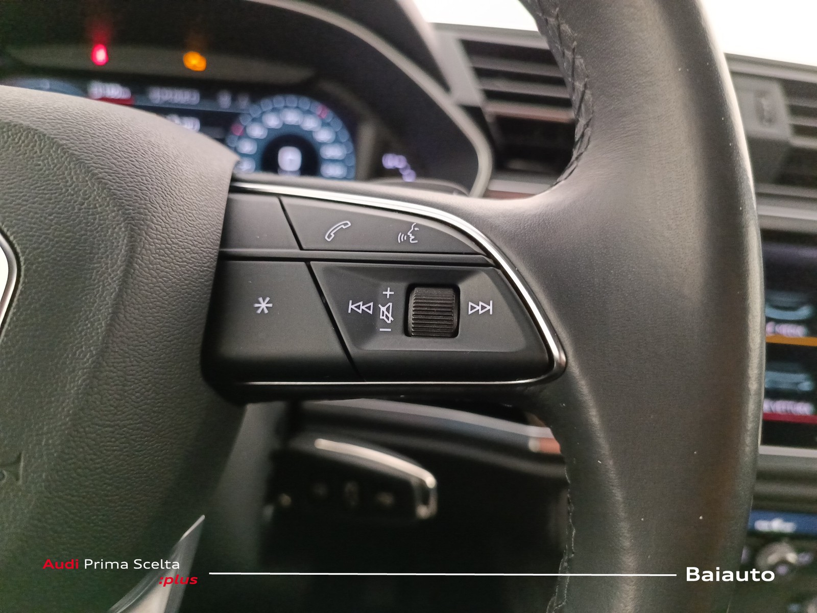 17 - Audi Q3 sportback 35 2.0 tdi s line edition s tronic