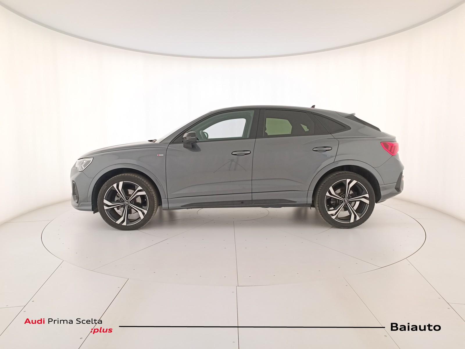 3 - Audi Q3 sportback 35 2.0 tdi s line edition s tronic