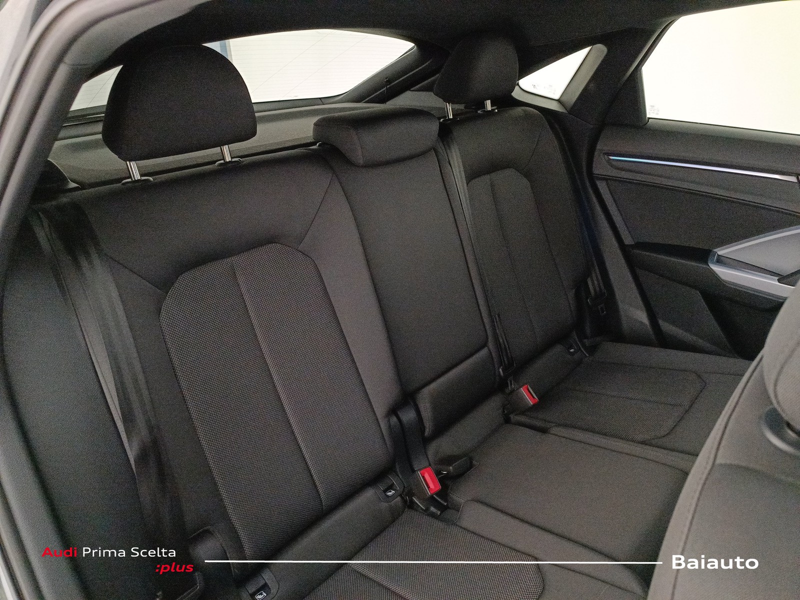 23 - Audi Q3 sportback 35 2.0 tdi s line edition s tronic