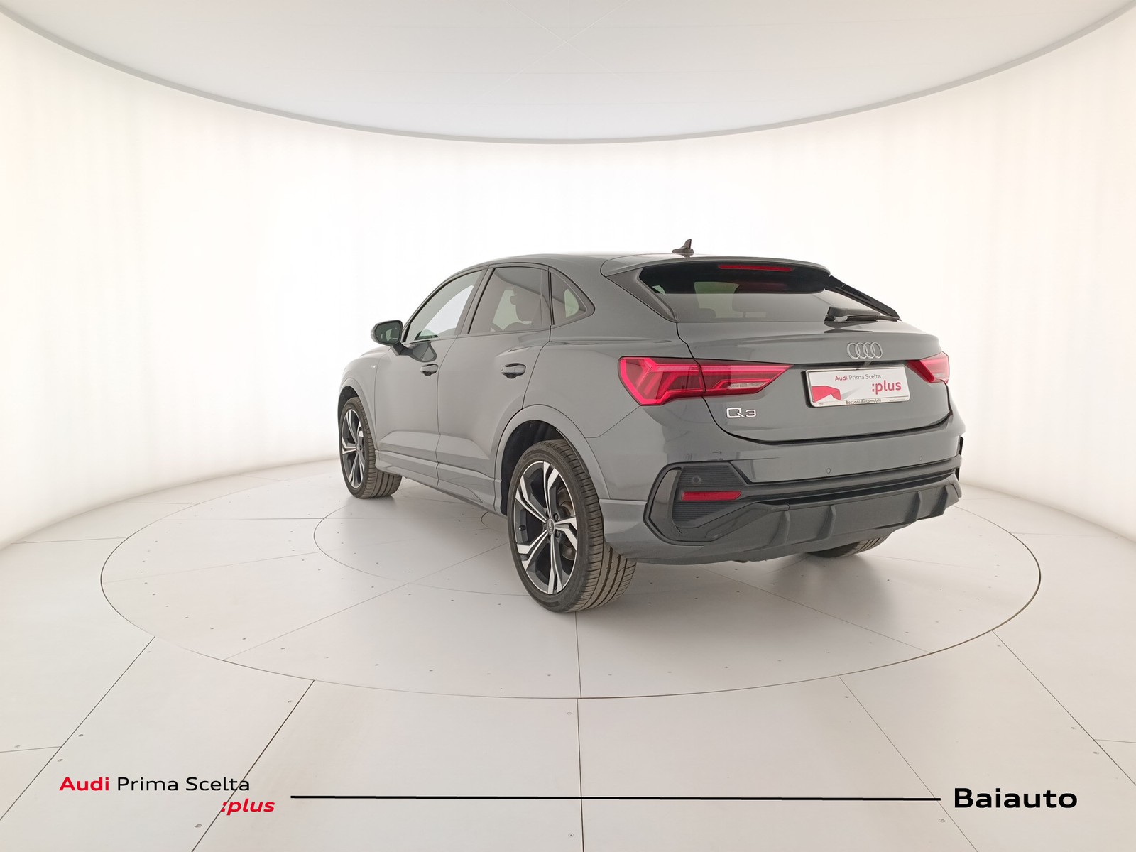 4 - Audi Q3 sportback 35 2.0 tdi s line edition s tronic