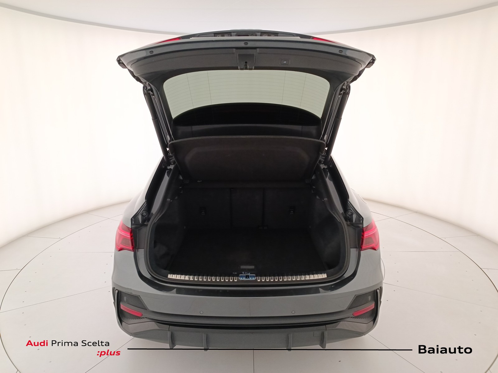 33 - Audi Q3 sportback 35 2.0 tdi s line edition s tronic