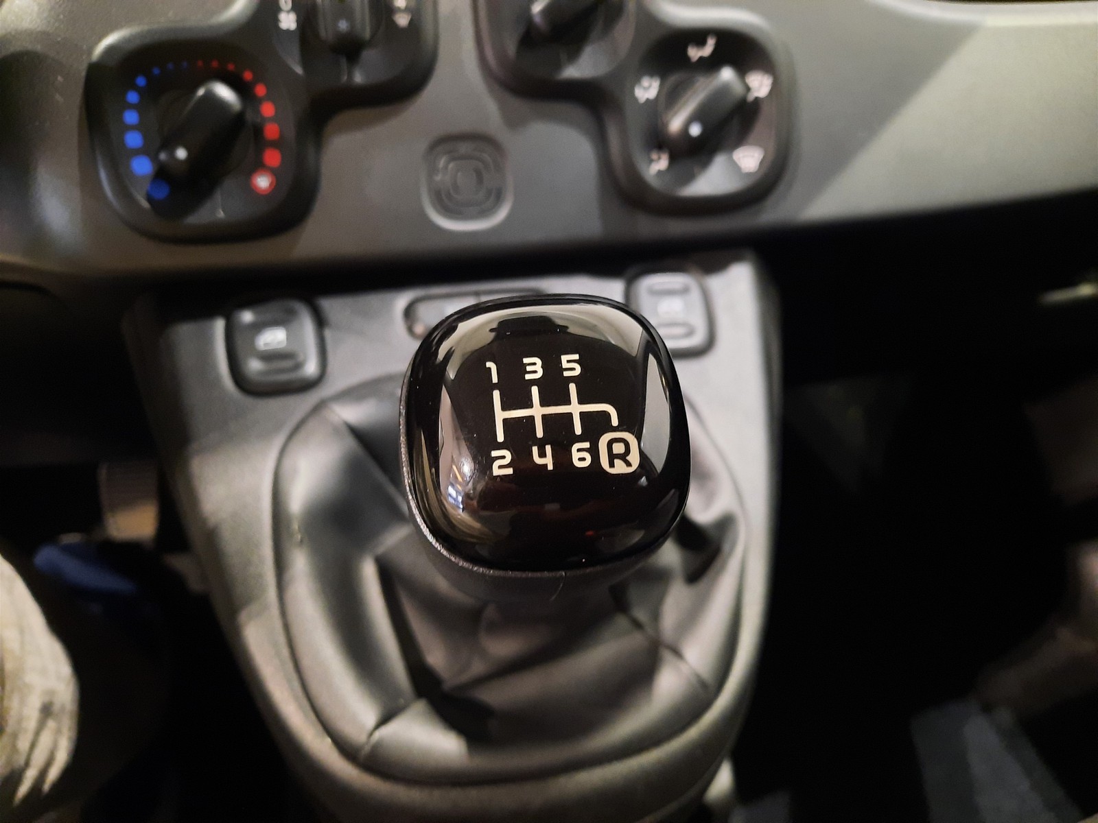 12 - Fiat Panda 0.9 twinair turbo 85cv wild 4x4 s&s